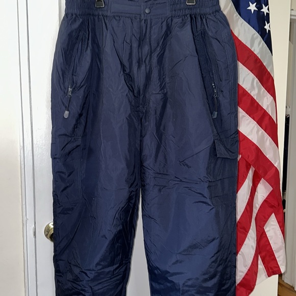 Snow Pants - Picture 2 of 9